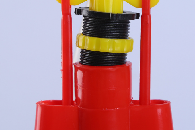 Rumah Unggas Menggunakan Peminum Pengumpan Air Burung Ayam Otomatis Plastik Peminum Bell Otomatis 6