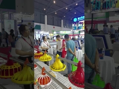 Perangkat Pengumpan Unggas Otomatis dengan Bahan Plastik Jumlah Makan 1-99g